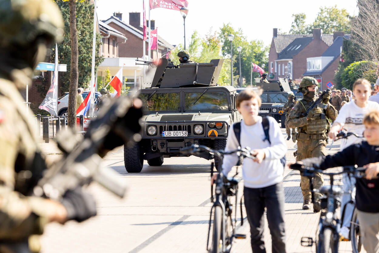 Poolse militairen tussen het Drielse publiek