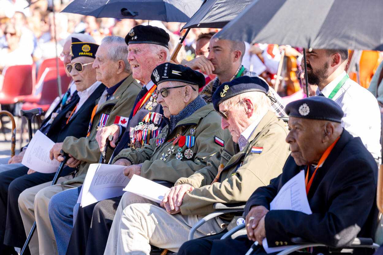 Veteranen bij de herdenking