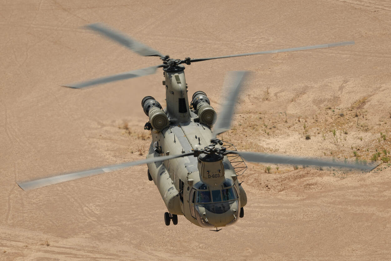 Vliegende Chinook boven Irak.