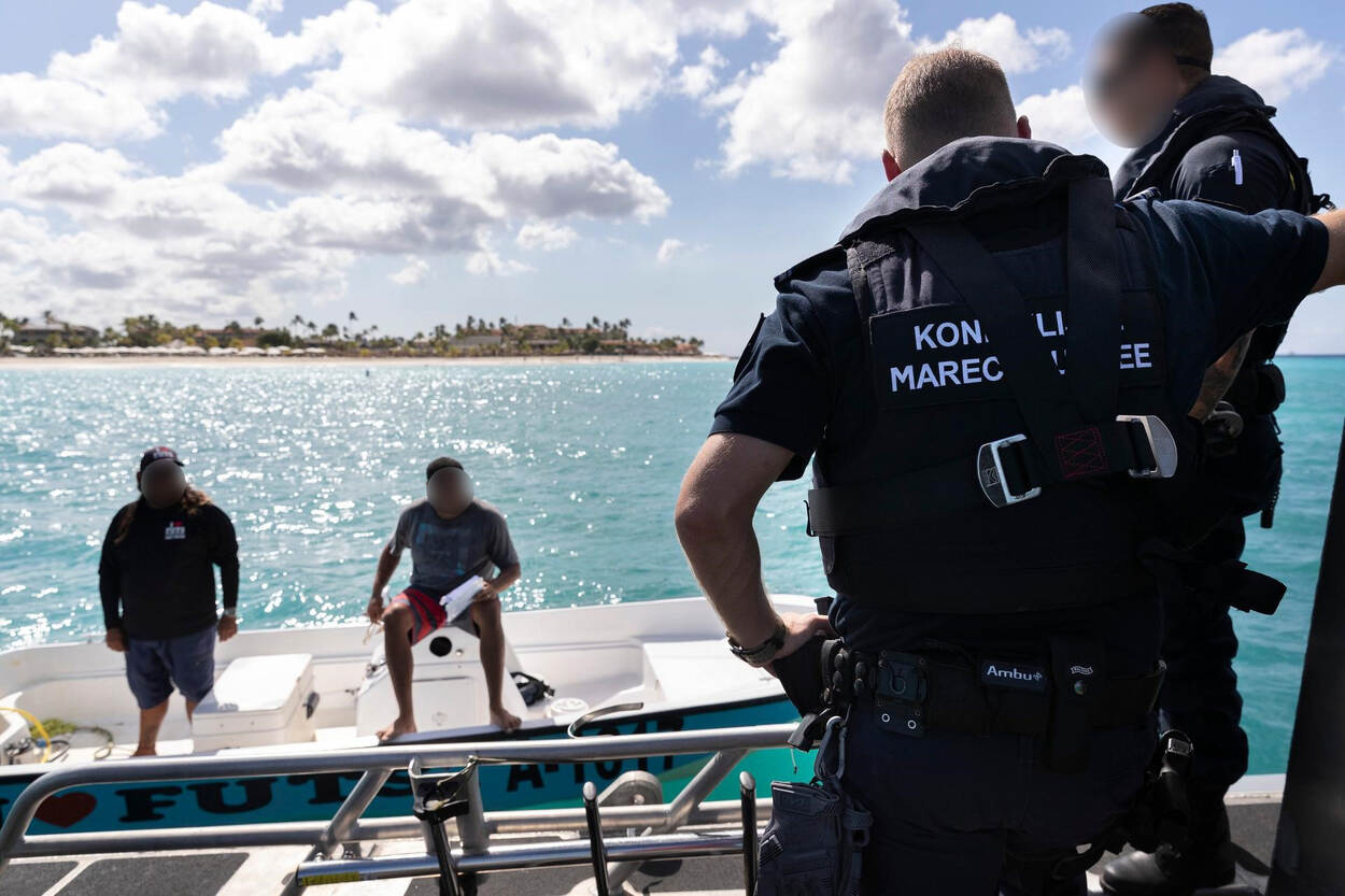 Controle van een vaartuig in het Caribisch gebied.