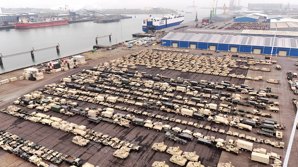 Amerikaans materieel in de haven van Vlissingen