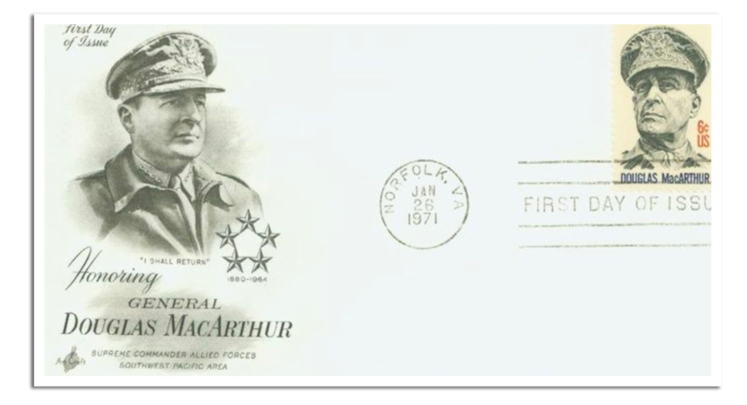 Een eerste dag envelop met postzegels uit 1971 waarop Douglas MacArthur staat.
