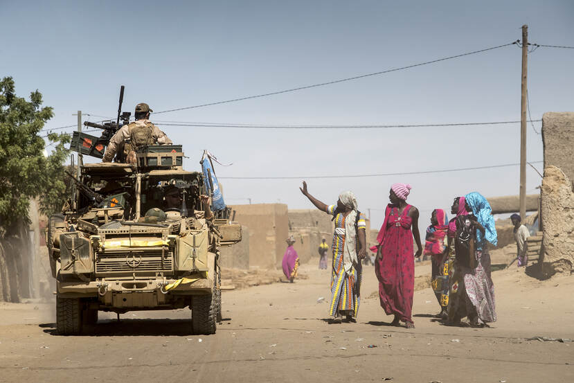 Nederlandse militairen op patrouille in Mali.