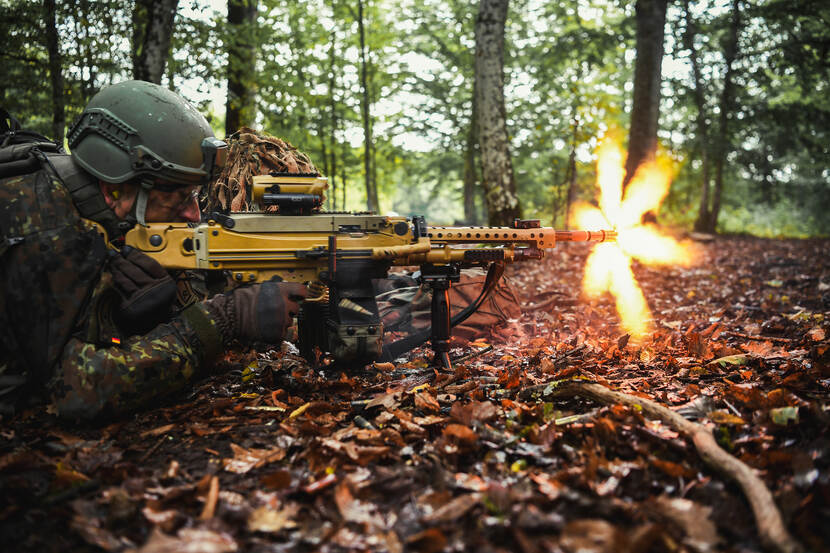 Een vuurstoot met een Duits wapen