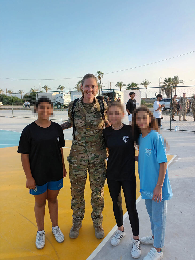 Annelies was als militaire genderadviseur te gast bij een vrouwenvoetbaltoernooi in Tyre. UNIFIL investeert in civiel-militaire activiteiten speciaal voor vrouwen en meisjes.