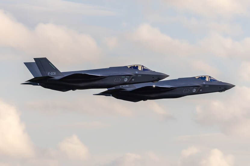 Nederlandse F-35's nummer 31 en 32 in de lucht