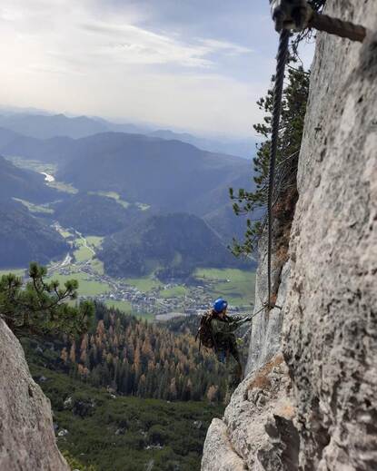 Tijdens een oefening in Duitsland stond werken op hoogte op het programma voor Wally en haar collega’s.