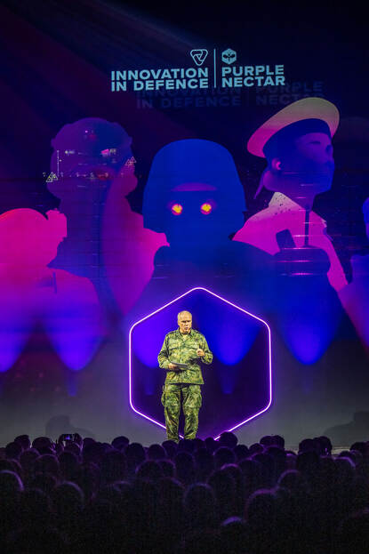 Commandant der Strijdkrachten generaal Onno Eichelsheim verrichtte de opening van Purple NECtar/Innovation in Defence.