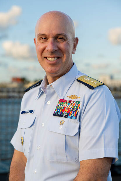Portretfoto van admiraal Mark Fedor.