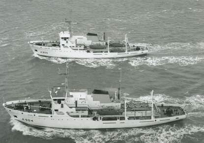 De schepen van de Hydrografische Dienst Buyskes en Blommendal. Ze zijn niet meer in dienst.